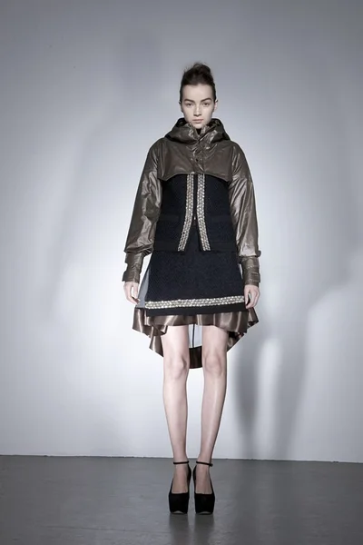 Look 15